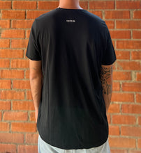 Cargar imagen en el visor de la galería, BLACK SNAKE ROUND TEE
